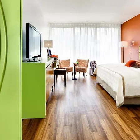 Eden Roc - The Leading Of The World 5*