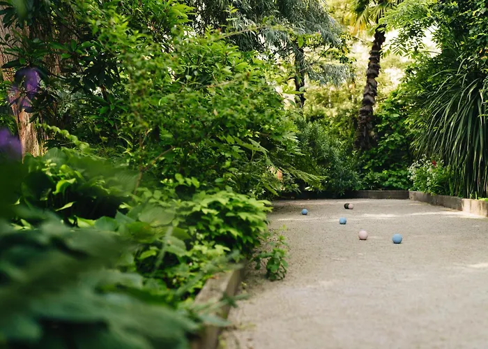 Eden Roc - The Leading Of The World